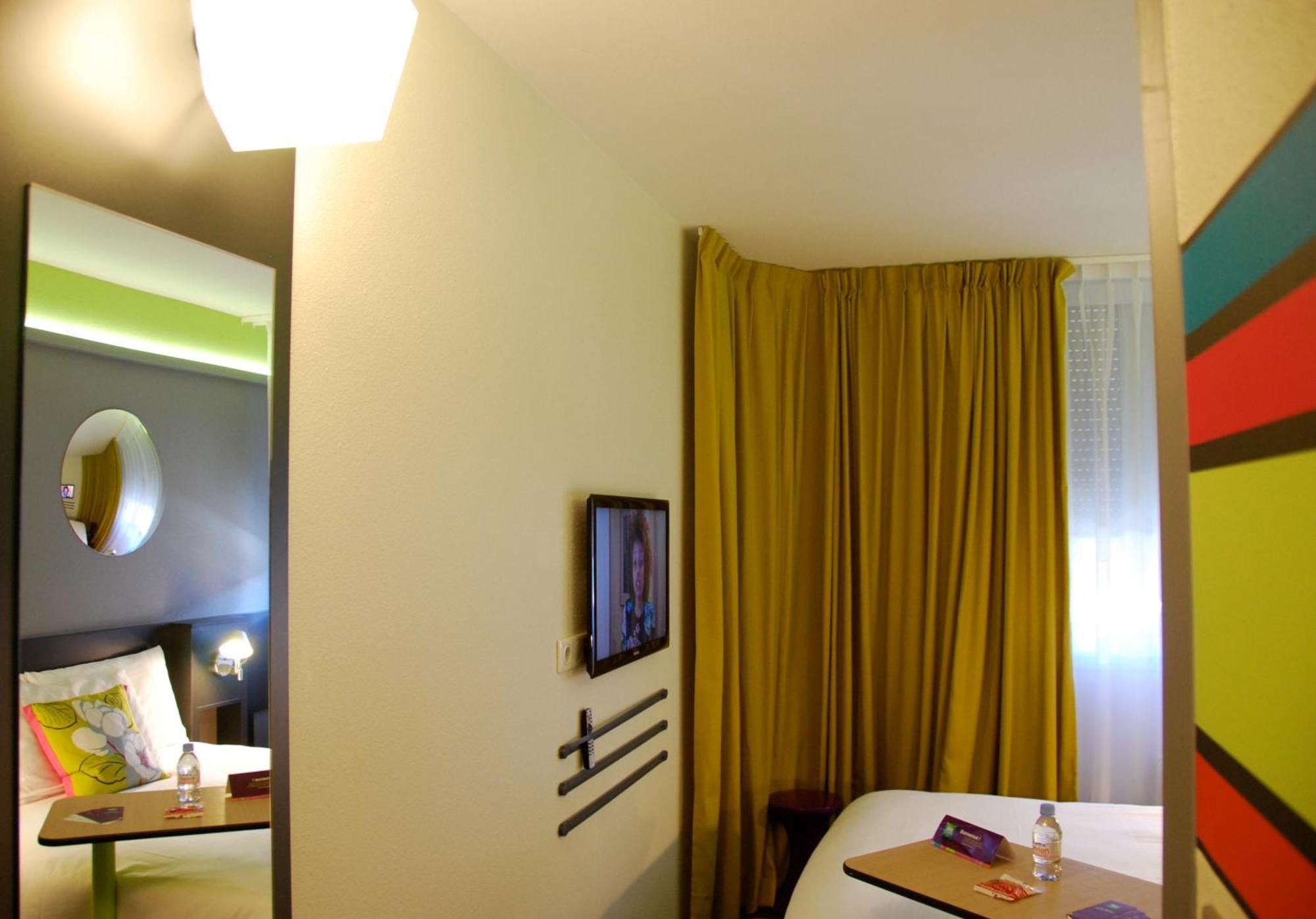 Ibis Styles Roanne Centre Gare Hotel Exterior foto